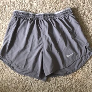 Nike Tempo Luxe 5”